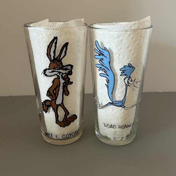 1973 Pepsi Collector Glasses Series Looney Tune Road Runner and Wile E Coyote #6 - Picture 1 of 8